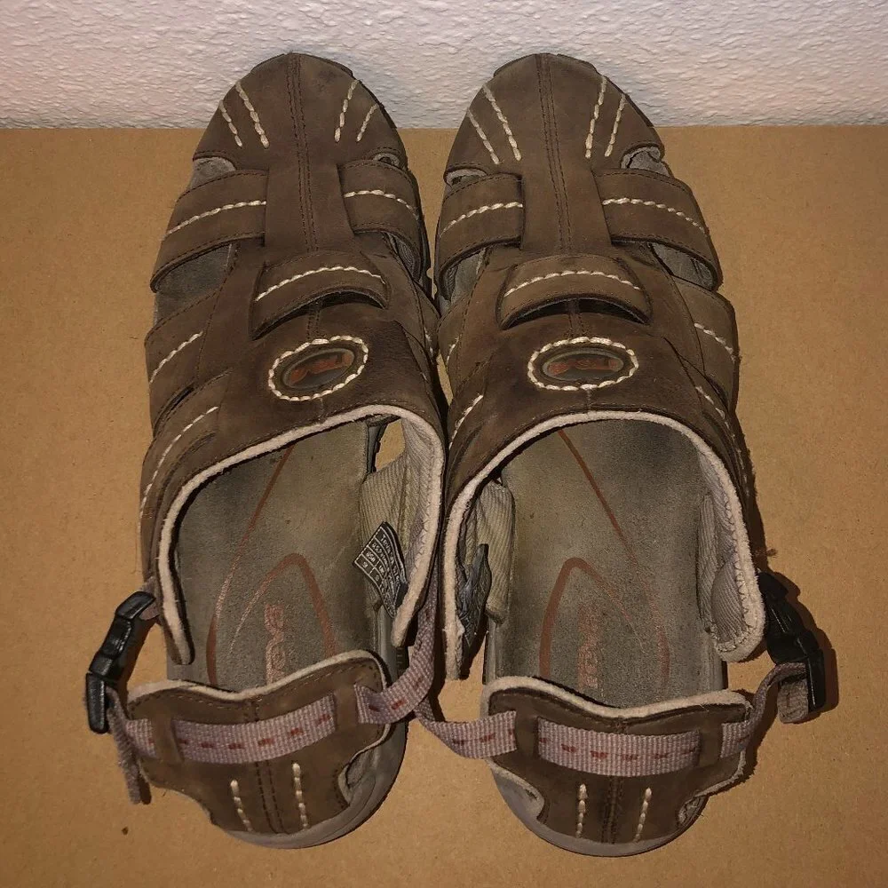 TEVA Sandals Men's Size 9 Brown Tan Leather Stitching Pattern F10004L Hiking